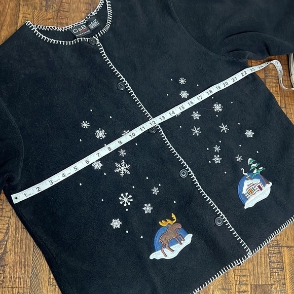 C & B fleece Winter Scene Cardigan Black with Cabin Moose Snowflakes Bear Large - Picture 7 of 10